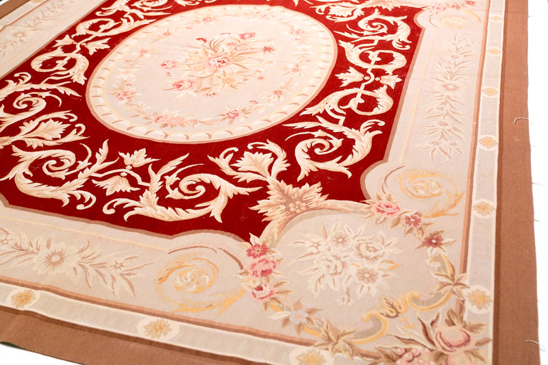 Tapiz Aubusson de lujo convertido en alfombra. Diseño floral clásico. Hecho a mano. Añade elegancia a cualquier habitación.