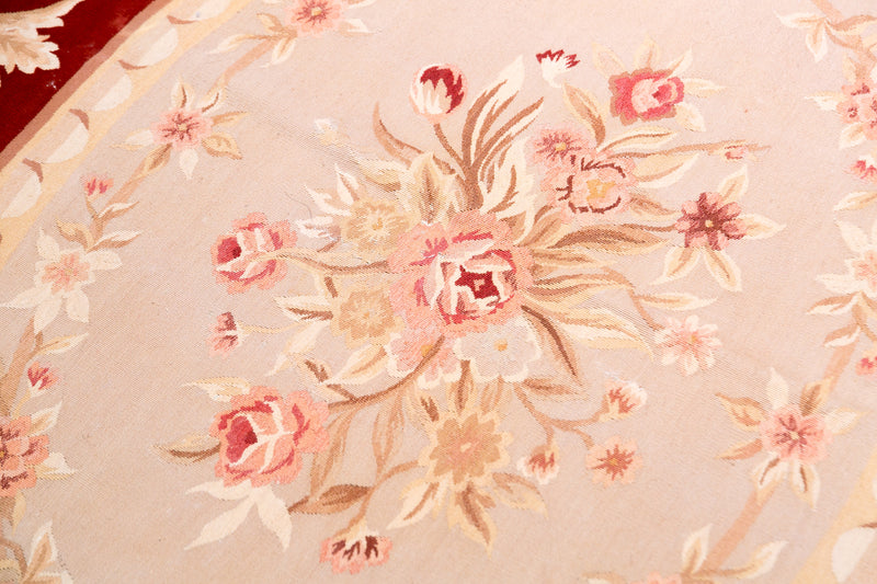 Tapiz Aubusson de lujo convertido en alfombra. Diseño floral clásico. Hecho a mano. Añade elegancia a cualquier habitación.