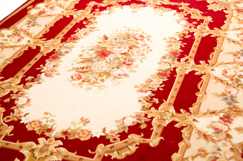 Tapiz Aubusson de lujo convertido en alfombra. Diseño floral clásico. Hecho a mano. Añade elegancia a cualquier habitación.