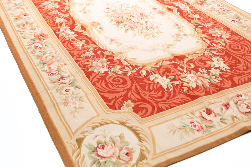 Tapiz Aubusson de lujo convertido en alfombra. Diseño floral clásico. Hecho a mano. Añade elegancia a cualquier habitación.